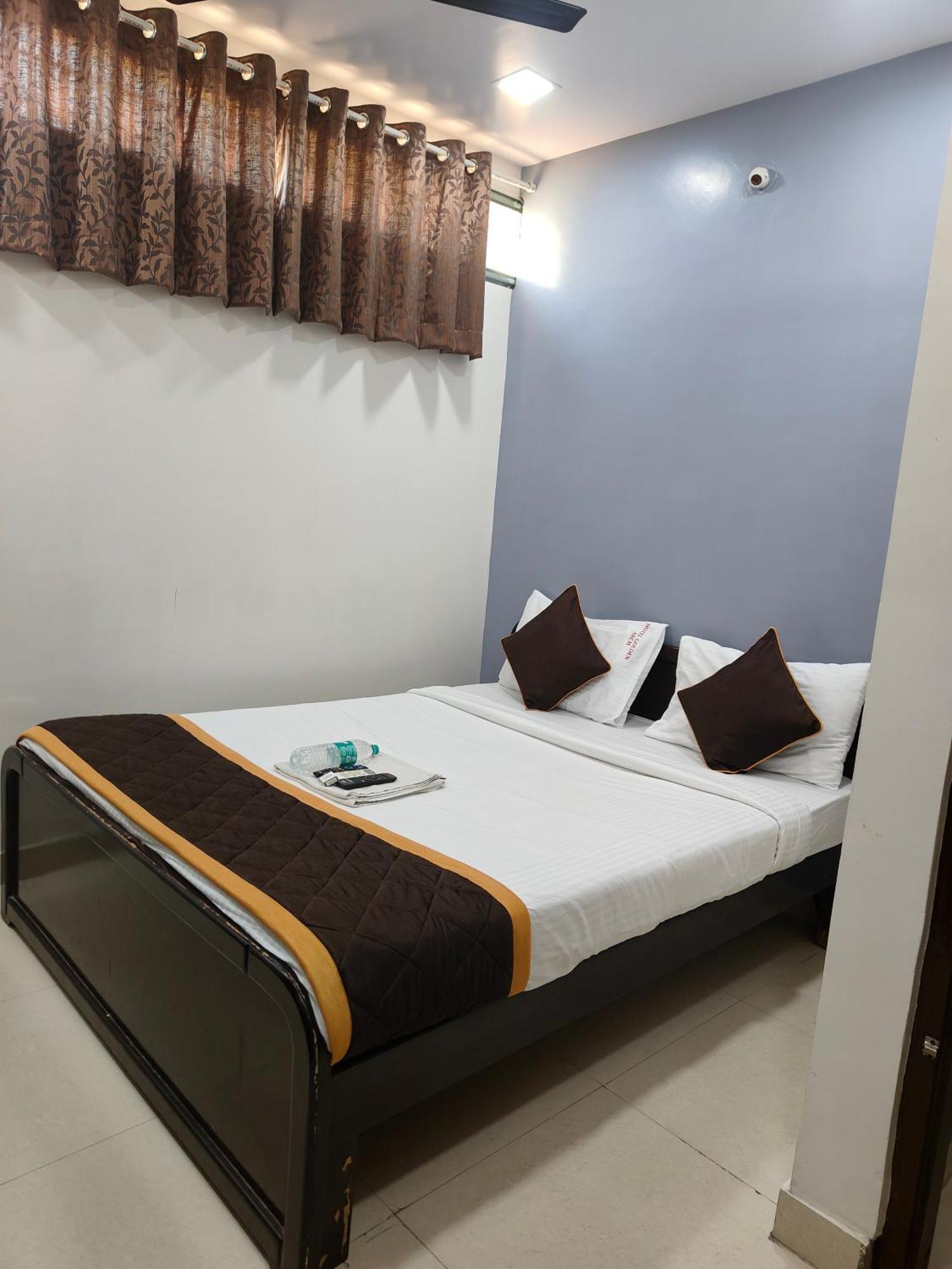 Hotel Golden Arch Bangalore Exterior foto